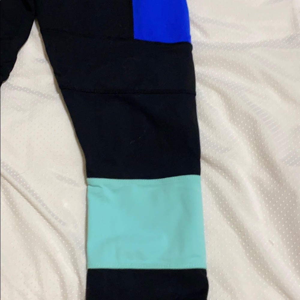 Workout capris - Picture 2 of 4